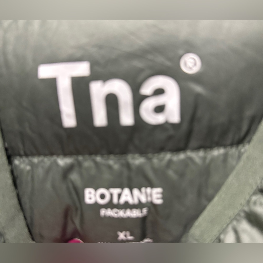 Aritzia TNA Botaine Packable Green Puffer Jacket - Picture 4 of 7